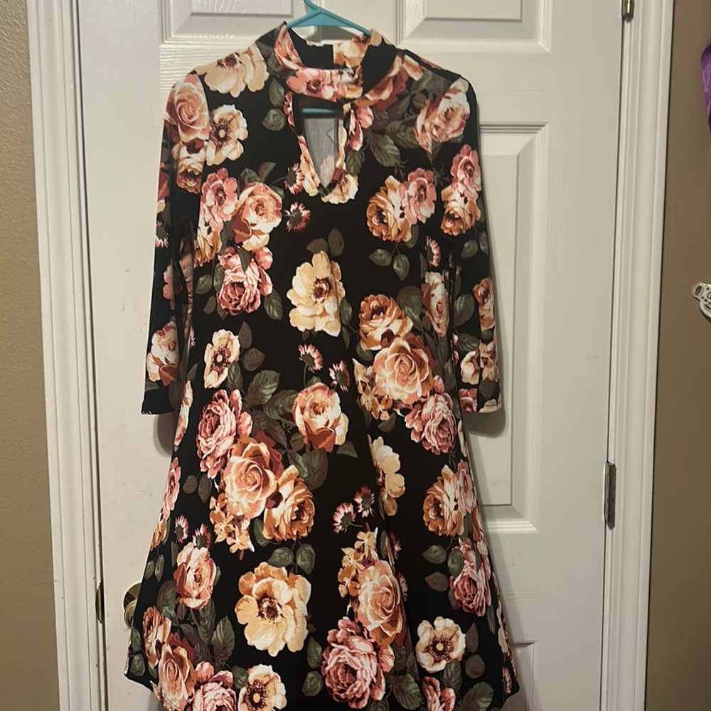 Black floral sleeve dress